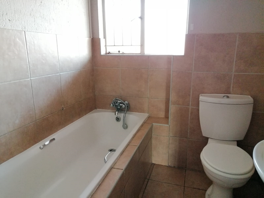 2 Bedroom Property for Sale in Rustenburg Central North West
